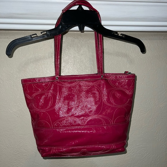 Coach raspberry pink patent stitched leather zip top bag - Picture 4 of 9